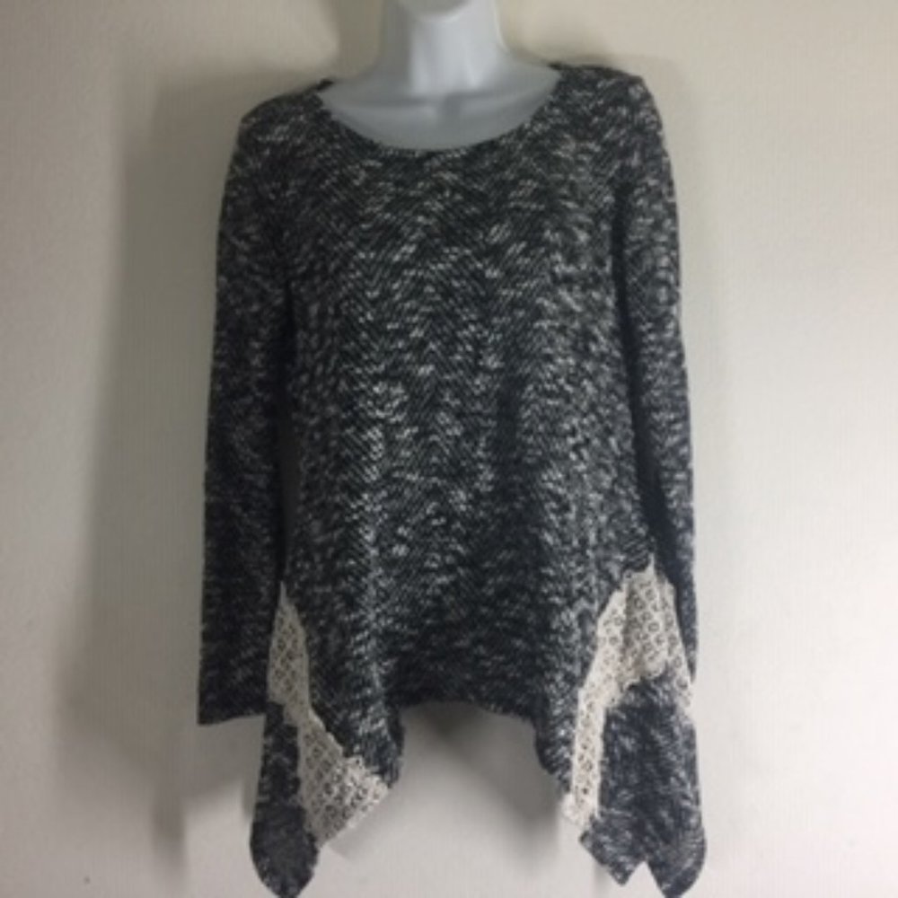 Miin Black & White Long Sleeve Long Embroi…